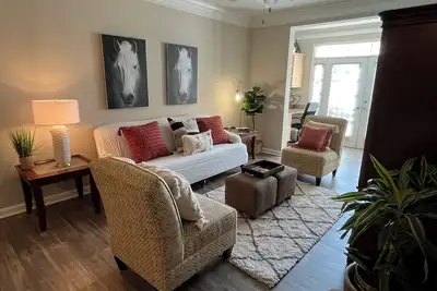 Image de Corporate Fully Furnished 2 br\/2ba Apt with sunroom in Alpharetta
