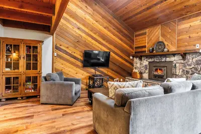 Image de Pet & Family-Friendly Mountain Condo 480