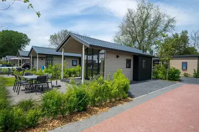 Image de Gîte au bord du lac avec jardin