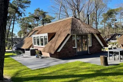 Image de Sprielderbosch 26 Luxury holiday home in the woody Veluwe region