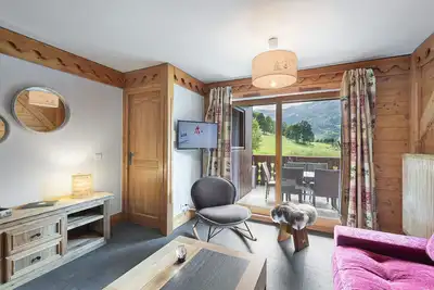 Image de Appartement skis aux pieds, 3 chambres, terrasse, piscine et spa, proche commerces et navettes