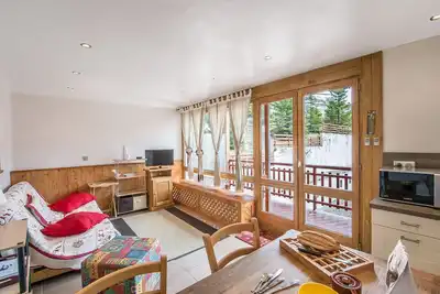Image de Appartement rénové, ski au pied, en plein centre de Courchevel Moriond