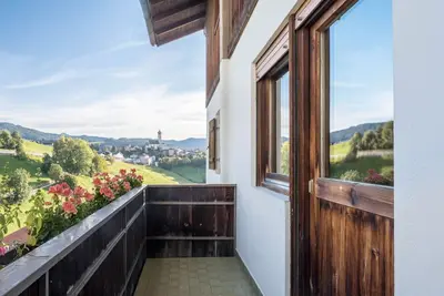 Image de Appartement \"Schlern\" dans un paysage pittoresque avec vue sur montagne et jardin