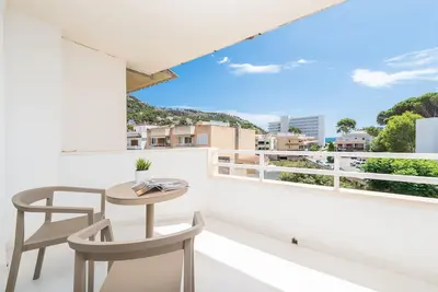 Image de Massanet (2a) - Modern and renovated apartment with a charming terrace, located only 250 f