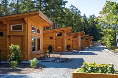 Image de Snug Harbor Resort and Marina - One Bedroom Waterfront Cabin
