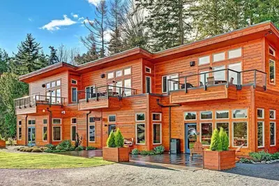 Image de Snug Harbor Resort and Marina - Two Bedroom Waterfront Suite