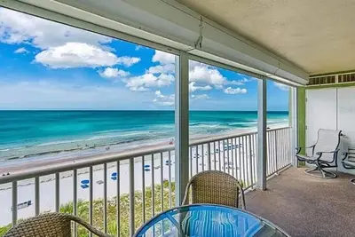 Image de Enjoy Spectacular Sunset & Water Views on Private Balcony
