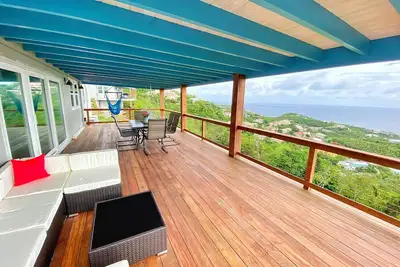 Image de Recently Built! - 3 Bed\/3 Bath House with Amazing View & Large Private Deck