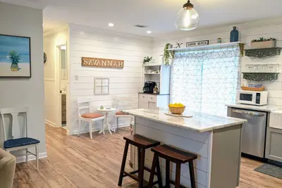 Image de Clean Coastal Ranch Home Located Between the Beach and the City!