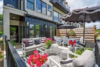 Image de Trailside At The Momentary, Bikers Paradise on Trail, Voted Top 10 Luxury,