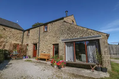 The Old Cart House, family friendly, with open fire in Edale