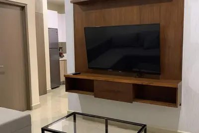 Image de New 5th Avenue Apartment Only 2 minutes from the beach!