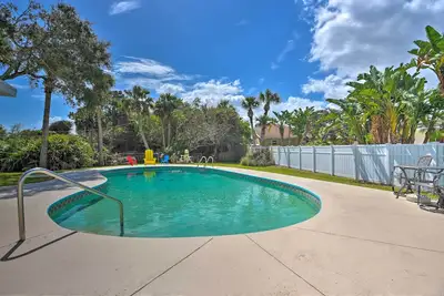 Image de Eclectic Escape w/ Pool: Walk to Ormond Beach