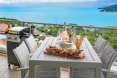 Image de Modern 2 bedroom Apartment with Panoramic Ocean Views - Airlie Beach