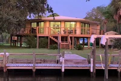 Image de Peaceful beach in a boating and fishing Paradise. Short walk to beach!