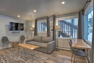 Image de Modern Anchorage Getaway, Steps from Coastal Trail