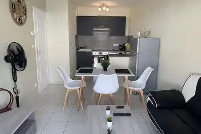 Image de F2 rénové, lumineux avec balcon parking