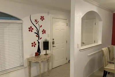 Image de Amazing, Contemporary, Beautiful, Peaceful, and Perfectly Located Property
