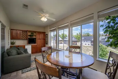Image de Golf Condo with Sunroom and Indoor Pool Access