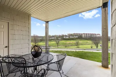 3 King Bedroom, 3 Bath Golf Condo featuring Covered Balcony with Course View