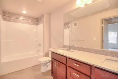 Image de Modern 2 Bed x 2 Bath Upscale Apartment