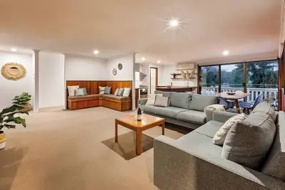 Image de Bay Beach House Beachfront Bliss near Town