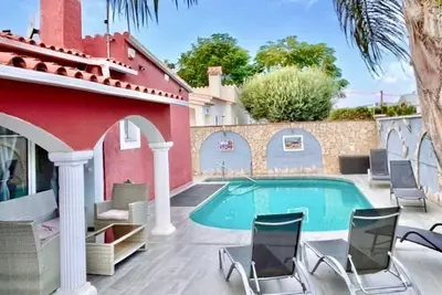 Image de Belle villa, wifi par fibre, piscine privée chauffée, proche plage et commerces