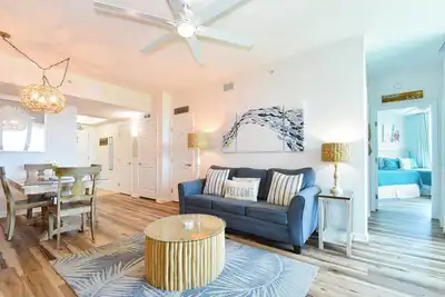 Image de Beach-Inspired 3rd Floor Condo w/ Free Beach Shuttle at The Palms of Destin! 🌴