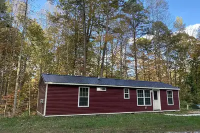 Image de 2Bedroom, 1. 5Bath Cottage at Beautiful Wood Creek Lake, Near Wood creek Marina.