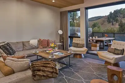Image de Chic Downtown Penthouse + Incredible Views + Perfect Location - Butterfly Lofts