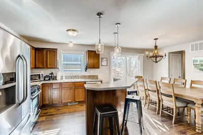 Image de Downtown Lookout Base - A Family Friendly Home
