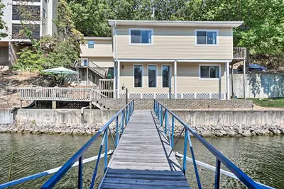 Image de Dock + Lake Ozark Access: Pet-Friendly Retreat