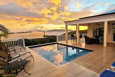 Image de Tropical Palm Villa- Ocean Views From All Rooms, Solar Power, Private Pool