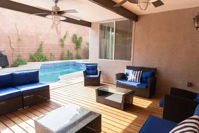 Image de Spacious Home with privatePool & covered partio, chef's kitchen, 10min to dwtn
