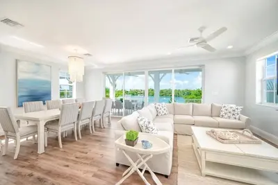 Image de 10% Off Open June/July Dates! Amazing Sunset & Water Views! Private Pool & Dock!