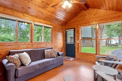 Image de Cabin Retreat Steps from Gull Lake
