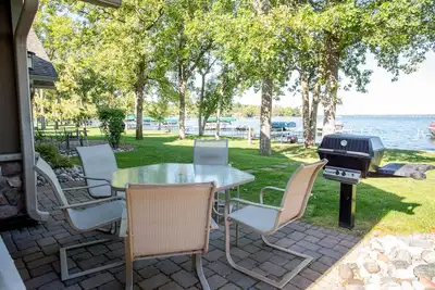 Image de Waterfront Townhome on Gull Lake | Pontoon Rentals Available