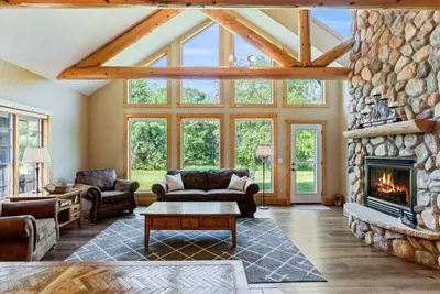 Image de Popular Interlachen Condo with Relaxing Creek Views & steps away from Gull Lake