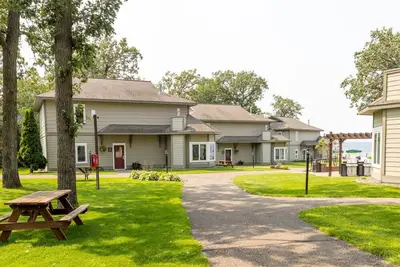 Image de Hidden Gem on Gull Lake w/ large playground for families