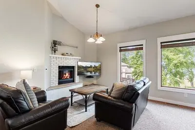 Image de Lakeside Gull Lake Condo, Playground, Firepit, Boat Rentals