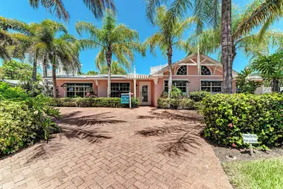 Image de Pink Flamingo in Palm Isle Village - 2br Condo with Pool - By Island Real Estate