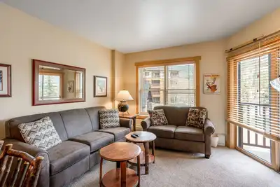 Image de Ski-in/ski-out home w/shared fitness center, billiard table, and hot tub + WiFi