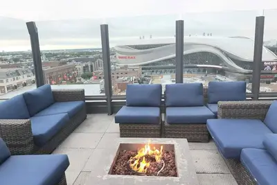Beautiful 2 bed corporate suite in ❤ of Ice district- Long term stay discounts