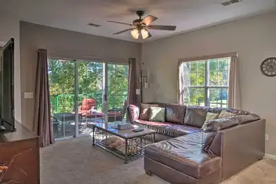 Resort Condo w/ Patio, 5 Mi to Branson Landing!