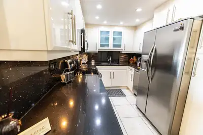 Image de Harbor Towers Yacht & Racquet Club - Gulf Facing 2/2 Condo - Fully Upgraded!