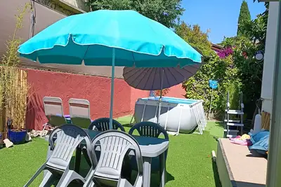 Image de \"L'ensoleiado\"sous le soleil du sud de la france. free parking
