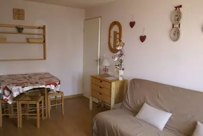 Image de 3 pièces au pied des pistes avec balcon et lit double
