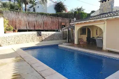 Image de Maison avec piscine privée