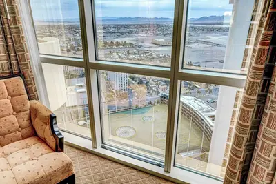 Image de Stunning 34th Floor Penthouse Mgm 34716