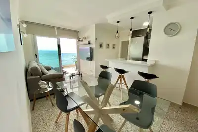 Image de Nice apartment on the beach with a large terrace facing the sea